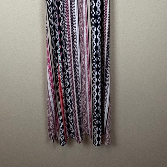 Maurices Sleeveless Stretchy Pink/Black/Tan/Coral Maxi Dress with Elastic Waist - Picture 4 of 11